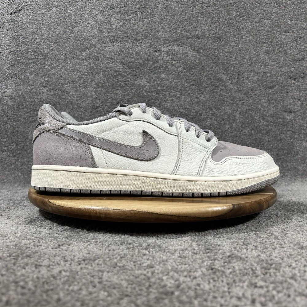 Nike Air Jordan Retro 1 Low OG CZ0790-101 Mens Sz 13 Atmosphere Grey Shoes Used